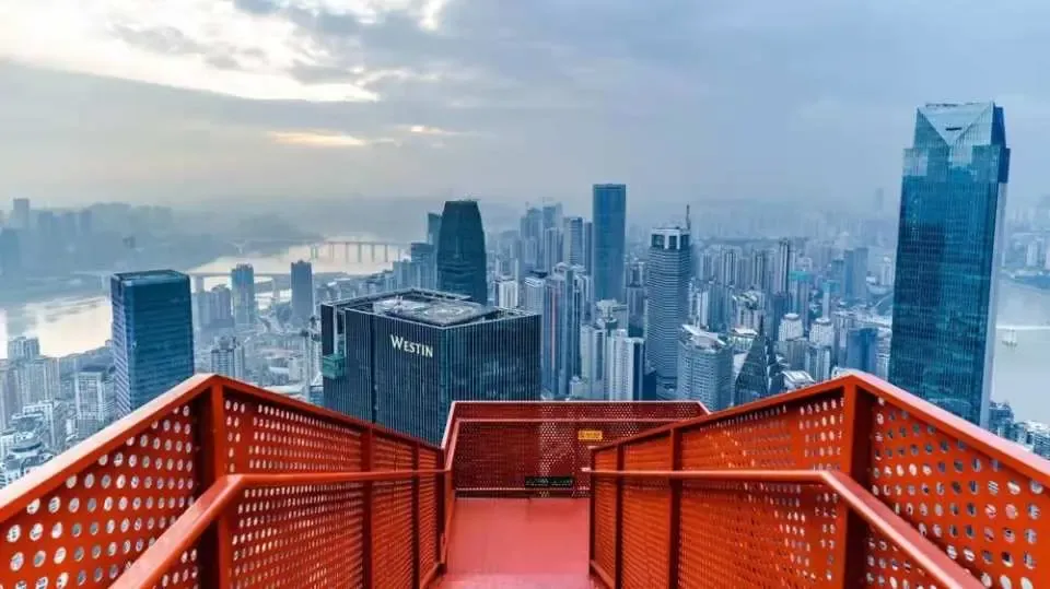 dai-quan-sat-tren-khong